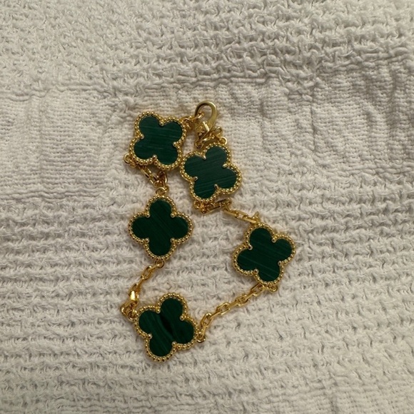 Luxury 5 Motifs Clover Green Bracelet - Picture 3 of 3